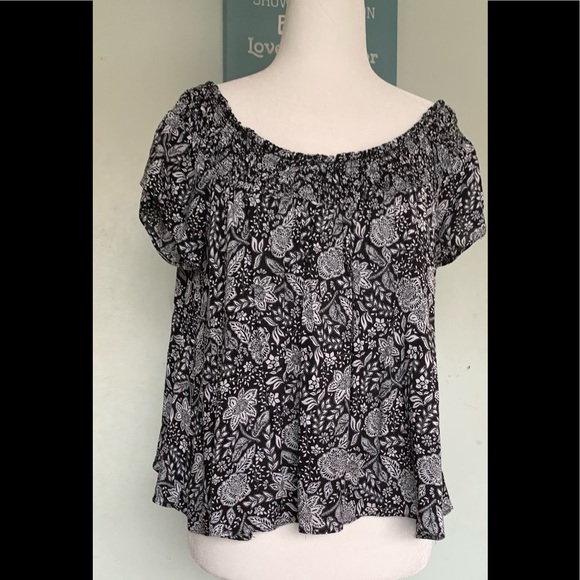Aritzia Talula Off Shoulder Cabrini Blouse - Picture 2 of 8